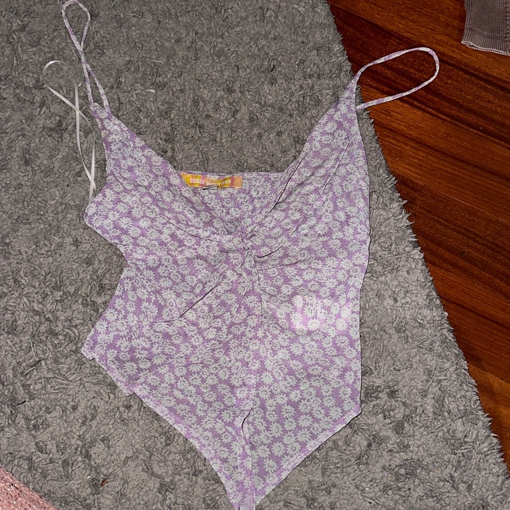 Pretty purple with little flowers crop top💐 URBAN OUTFITTERS